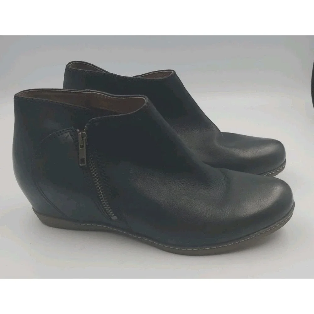 Dansko Leyla Black Leather Bootie Shoes Size 40 US 9.5 Wedge Comfort Boots
